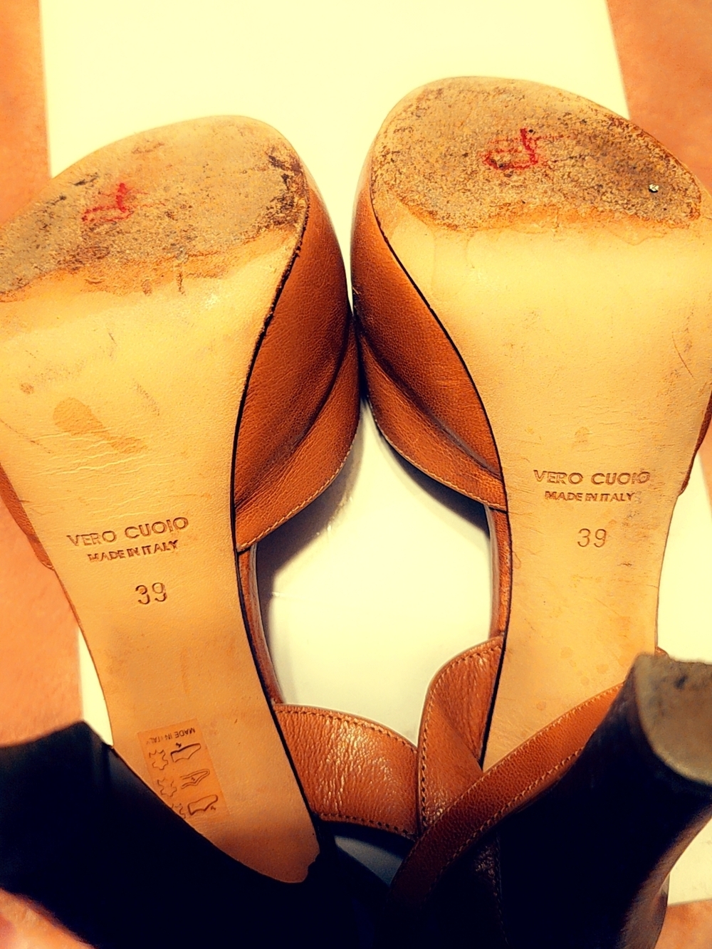 Vero Cuoio Tan Leather Block Heel Sandals - Picture 4 of 5